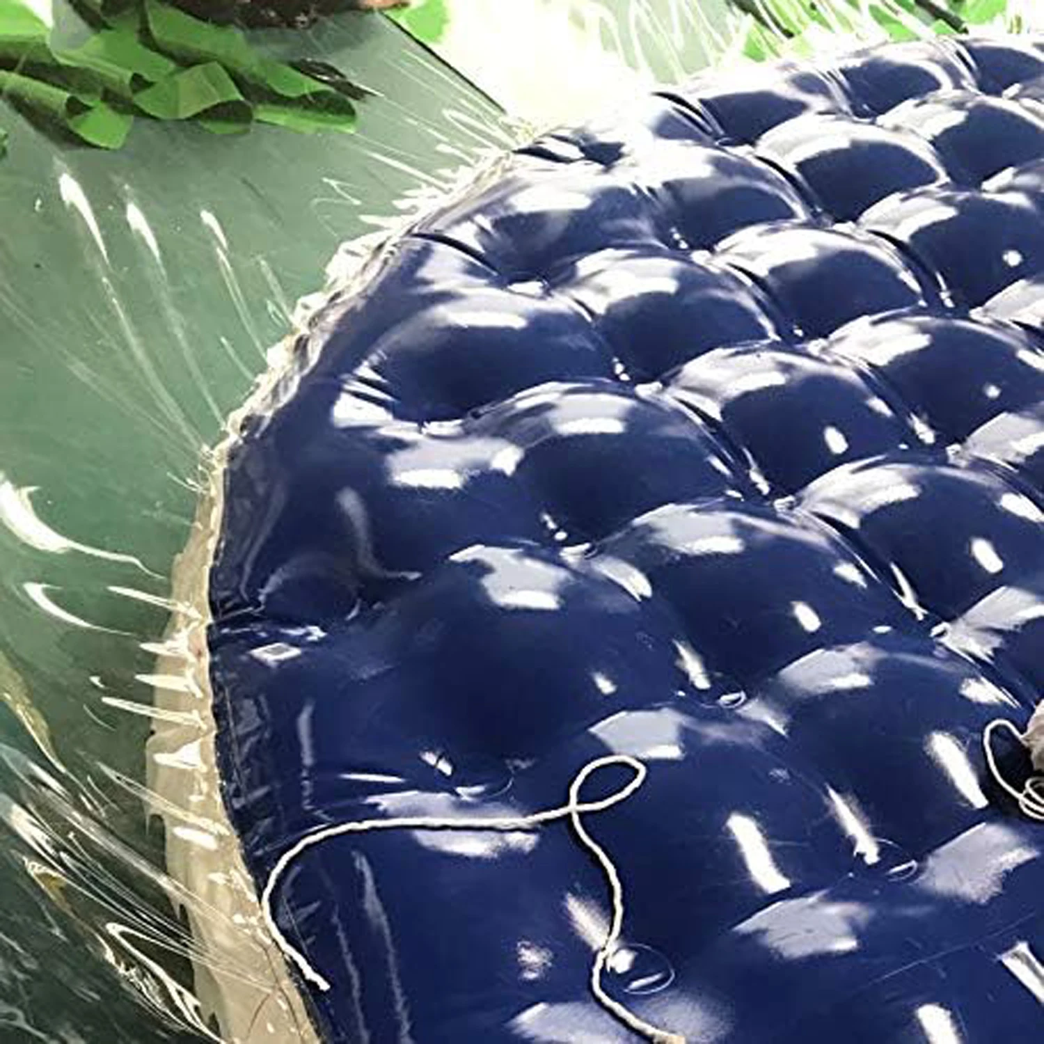 2024 Hot Sale Large Christmas Promotion Pvc Inflatable Snow Globe Photo Booth Christmas Ornaments Ball For Outdoor Decoration